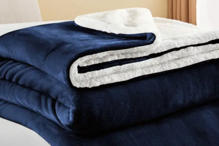 What-Is-Sherpa-Fleece-Blanket